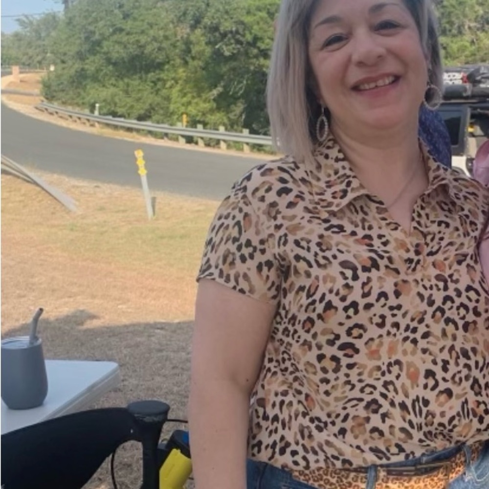 🧡 CAbi Leopard Print Top - Picture 5 of 9